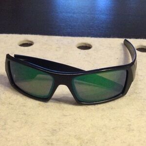 Oakley Mens Gascan Sunglasses
Matte black frames